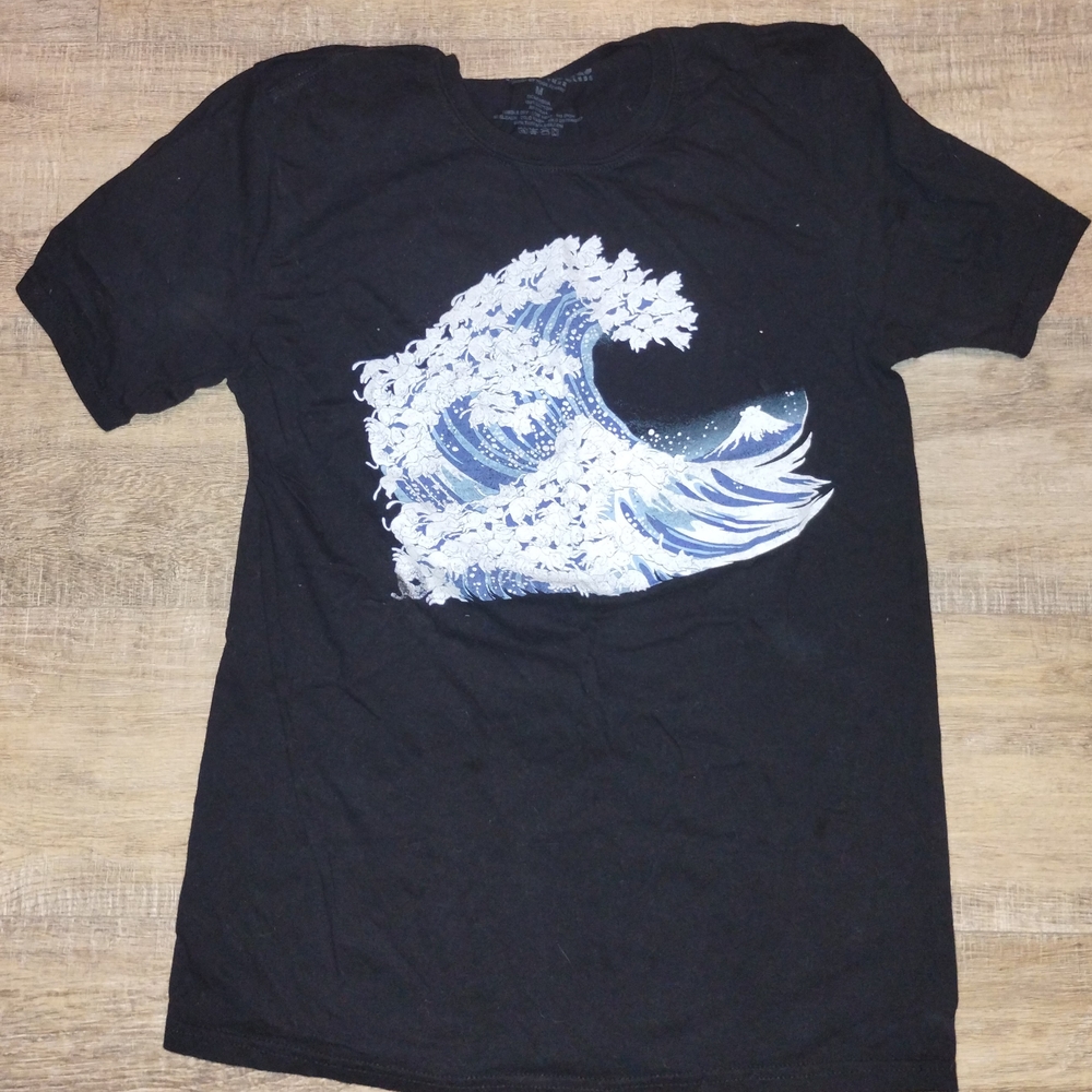 Hot Topic Black Graphic Tee